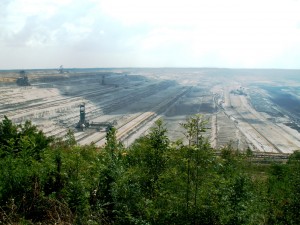 V Německu demonstruje 50 tisíc lidí proti kácení lesa a těžbě uhlí. Připojila se i výprava z ČR
