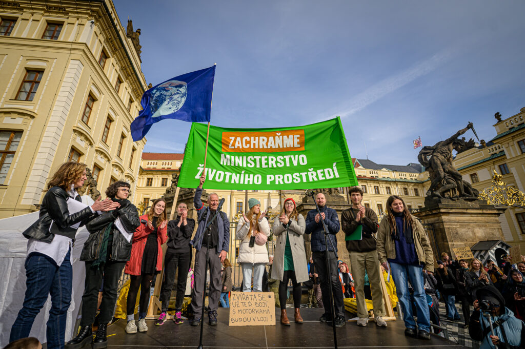 Organizátoři a organizátorky demonstrace Zachraňme Ministerstvo životního prostředí, žádají prezidenta Petra Pavla o osobní schůzku